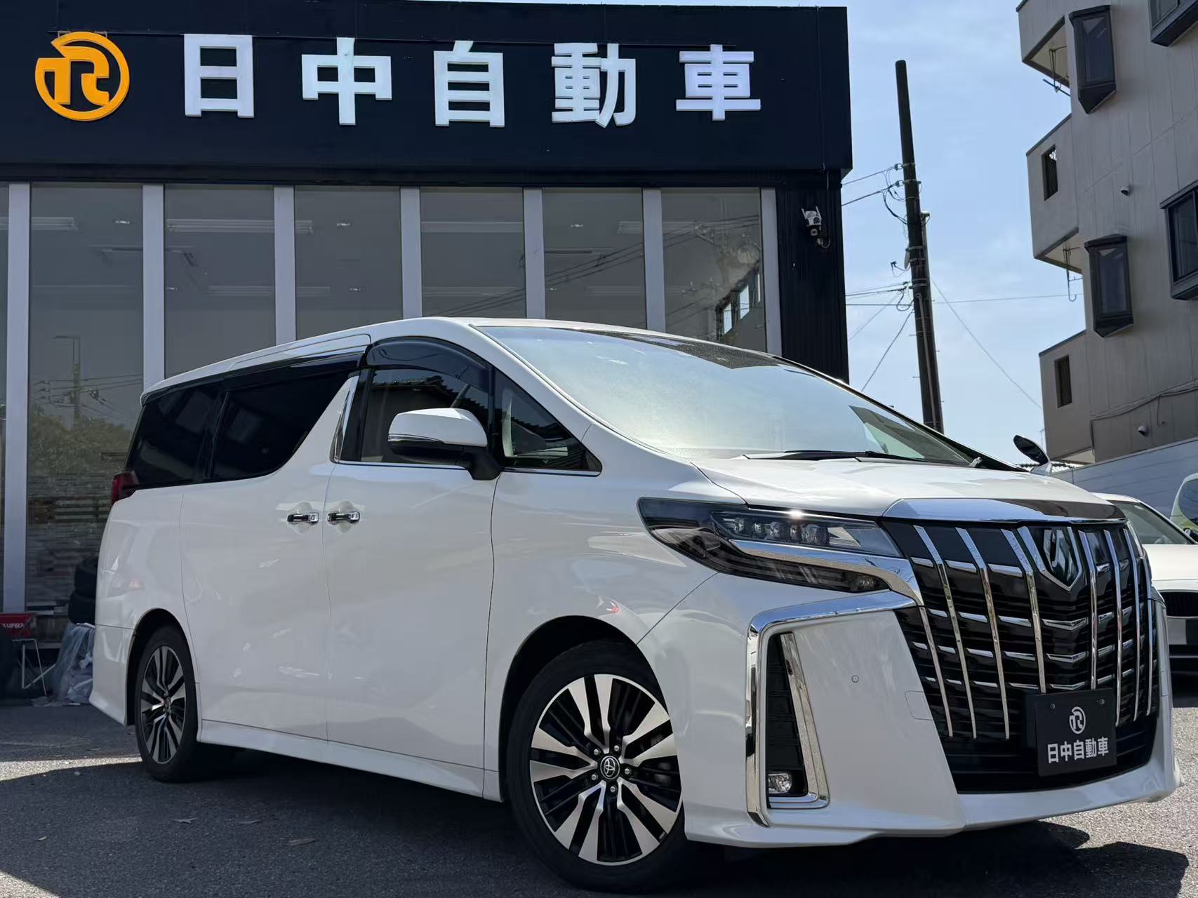 Toyota Alphard at NICHU AUTO